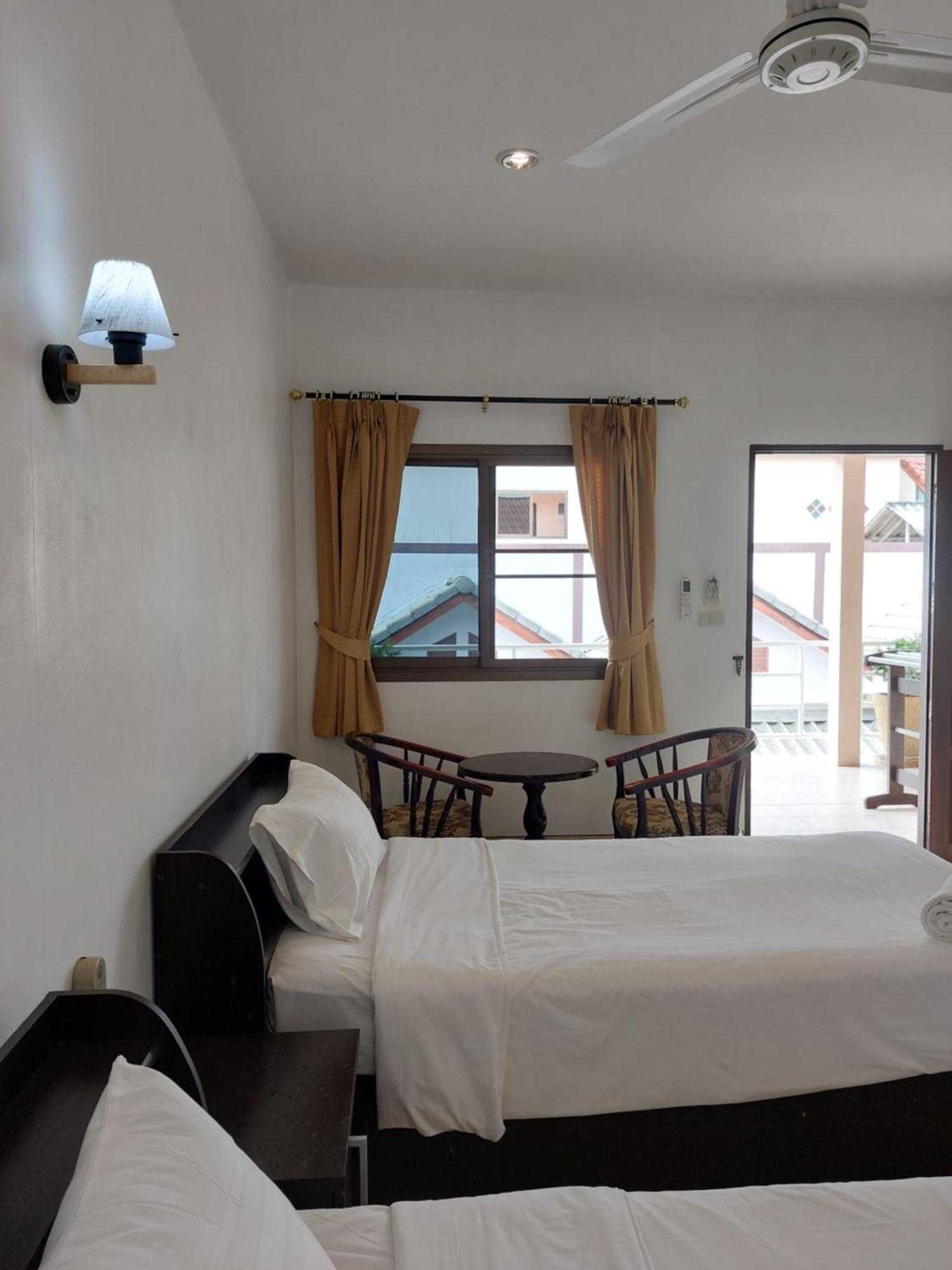 Smile House Appartamento Ban Karon